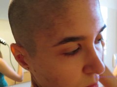 Ragazza italiana si rasa la testa a zero - Screenshot 11 of 16 - Shaved Head