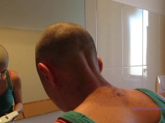 Ragazza italiana si rasa la testa a zero - Screenshot 16 of 16 - Shaved Head