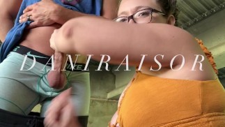 Pompino ballbusting pubblico