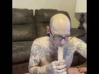 They Film him as he gives a Sloppy Blowjob