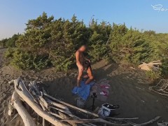ANAL FINGERING FOR A SLUT: public beach slut analized and handjob