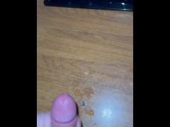 Забрызгал монитор своей спермой - Screenshot 16 of 16 - Amateur Handjob