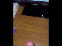 Забрызгал монитор своей спермой - Screenshot 4 of 16 - Amateur Handjob