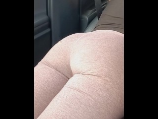 Припаркован на парковке в Кентукки, чтобы снять мою задницу, прежде чем он трахнет меня глупо 😜😱