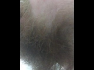 Парень-деревенщина глубоко заглатывает ОГРОМНЫЙ 9-дюймовый фаллоимитатор!!