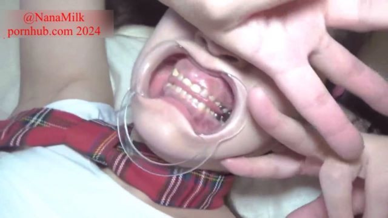 口枷 全裸 少女 口枷、アヘ顔のミニJKコスプレ中出しSEX 貧乳NANA - Pornhub.com