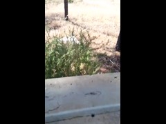 Punheta em casa abandonada com gozada na janela