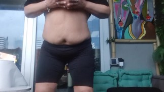 Поиграй с моими большими сиськами)