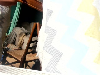 Нежный стриптиз и эрекция после душа