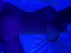 ブラックプレイ♡貧乳だが良い尻した人妻と網コスプレファック♡ピストン後に溢れ出す白濁汁＆潮吹き♡全て舐めとりながらの変態プレイ♡妖艶な表情へ顔射♡ - Screenshot 11 of 16 - Fishnet Stockings