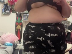 Titty drop tease - Screenshot 6 of 16 - Big Titty Drop