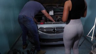 “我只是想让你帮我修车” - 舔阴、汽车性爱