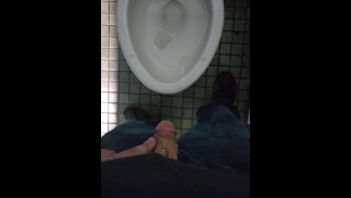 工作中的快速小便