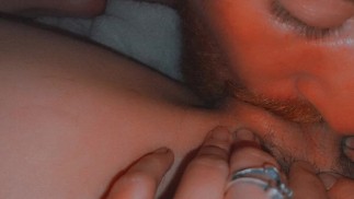 Maxx 喜欢当我看到他的胡须都湿透了，滴水了