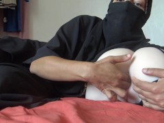 ARAB LESBIAN TANTALY  استمعوا إلى ما تقوله هذه الزوجة الجزائرية، لا أصدق ذلك