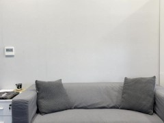 Hello 1 - Screenshot 9 of 16 - Lounge