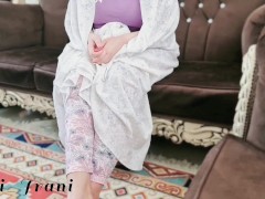 همسایه سکسی و حشریمون اومد خونه گفت من کسی رو ندارم میخوام کیرتو ببینم و...سکس طولانی(مکالمه فارسی) 3/16