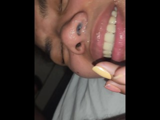 Выпячивание вверх ногами в горле и нюхание спермы 20.06.2024