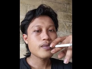 Pukulan Keras Siang Hari