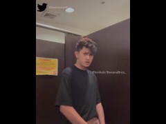 Dinatnan ako ng LIBOG sa Public CR sa Tagaytay kaya NAG-JAKOL AKO hahaha