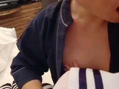  アイドルのような白いセーラー服を着た女の子のオマンコにチンコを突っ込み、最後はバックで中出し。素人主観、クンニ、フェラチオ  - Screenshot 2 of 16 - Pov