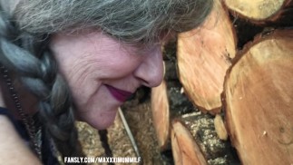 Mature Milf Gets Good Wood🪵In Trade for Blowjob! Full on FANSLY!