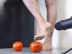 ASMR Tomatoes Barefoot Smooshing Crush - Screenshot 1 of 16 - Crush