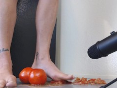 ASMR Tomatoes Barefoot Smooshing Crush - Screenshot 4 of 16 - Crush Fetish