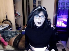 Davine on Cam doing her cunt
