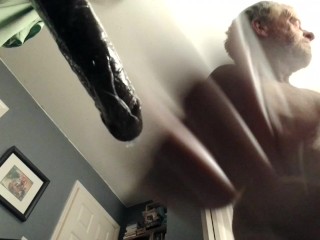 Ложусь на спину и глубоко заглатываю