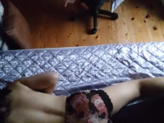 【盗撮風】抱き枕を抱きしめてオナニーする日本人女性、絶頂しながらおならする。 - Screenshot 8 of 16 - 日本人