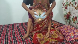 Новобрачную невесту в первую брачную ночь трахает ее возбужденный муж