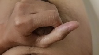 Teil 1 von 2: Masturbieren zum süßen Pornhub Girl mit Kokosöl