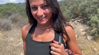 Итальянская брюнетка оседлала прогулку на улице и получила свою порцию спермы