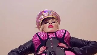 БОЛЬШОЙ Goddess РОСТОМ 2 МЕТРА против гнома от первого лица JOI