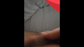 Папочка кончил в меня 3 раза, поэтому я использовала его сперму в качестве смазки, чтобы кончить еще, когда он ушел :)