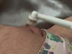 Ragazza orgasmo pulsante con lo spazzolino