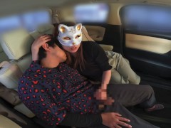 旦那の病院に付き添いで来て駐車場で不倫カーセックス - Screenshot 7 of 16 - Car Sex