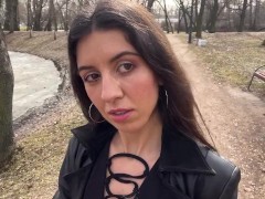 Кончил девушке на лицо чтобы она гуляла по парку в сперме и шокировала людей - Cumwalk - Screenshot 14 of 16 - Facial