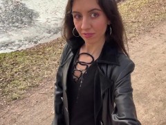 Кончил девушке на лицо чтобы она гуляла по парку в сперме и шокировала людей - Cumwalk - Screenshot 15 of 16 - Public Blowjob