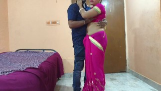 Сексуальную милфу жестко трахает зрелый мужчина