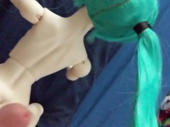 Cumming on Miku Dollfie