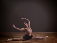 Nina Tornaskova fascinates with her every move