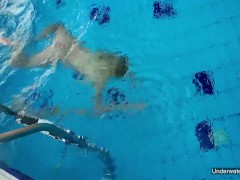 She’s incredibly flexible in the pool 9/16