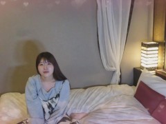 アイドル似の美女に信じられない量の大量射精をぶっかける - Screenshot 1 of 16 - Cum