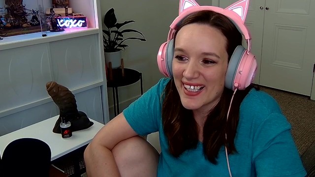 Hamichi's Corner - REACT - MILF Gets Off On Bad Dragon ...