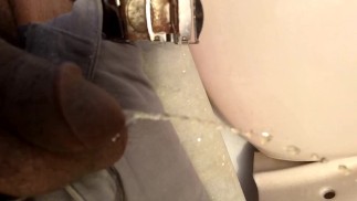 Pee on Ruftop-Openair bathroom