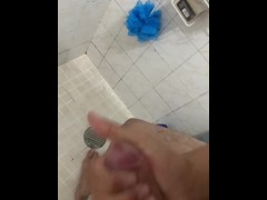 Tiro mi leche solito en el baño