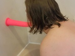 MILF Bubble Bath - Screenshot 9 of 16 - Solo