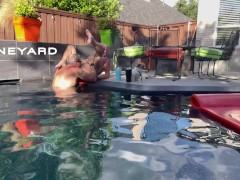 Poolside funday buffet - Screenshot 4 of 16 - Pool Sex